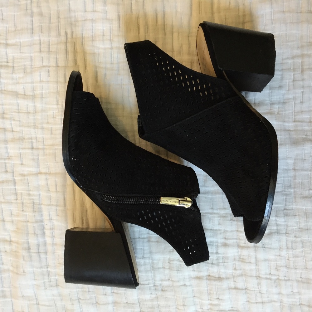 Vince Camuto booties - size 6